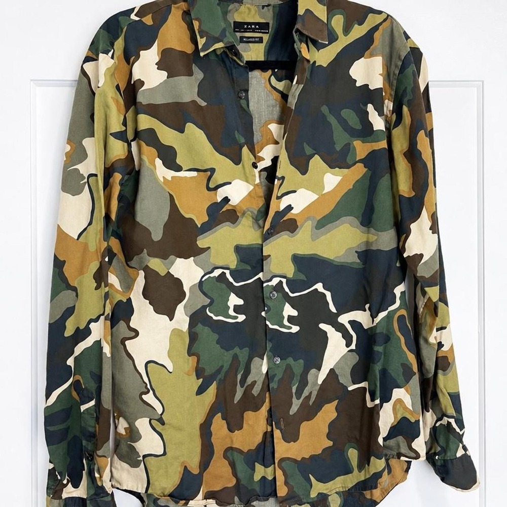 Zara Relaxed Fit Camo Button-Up Shirt | Size L